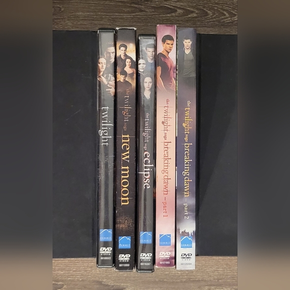 Twilight Saga Book &DVD Series With Rare 2010 Twilight Fan Magazine - Picture 6 of 6